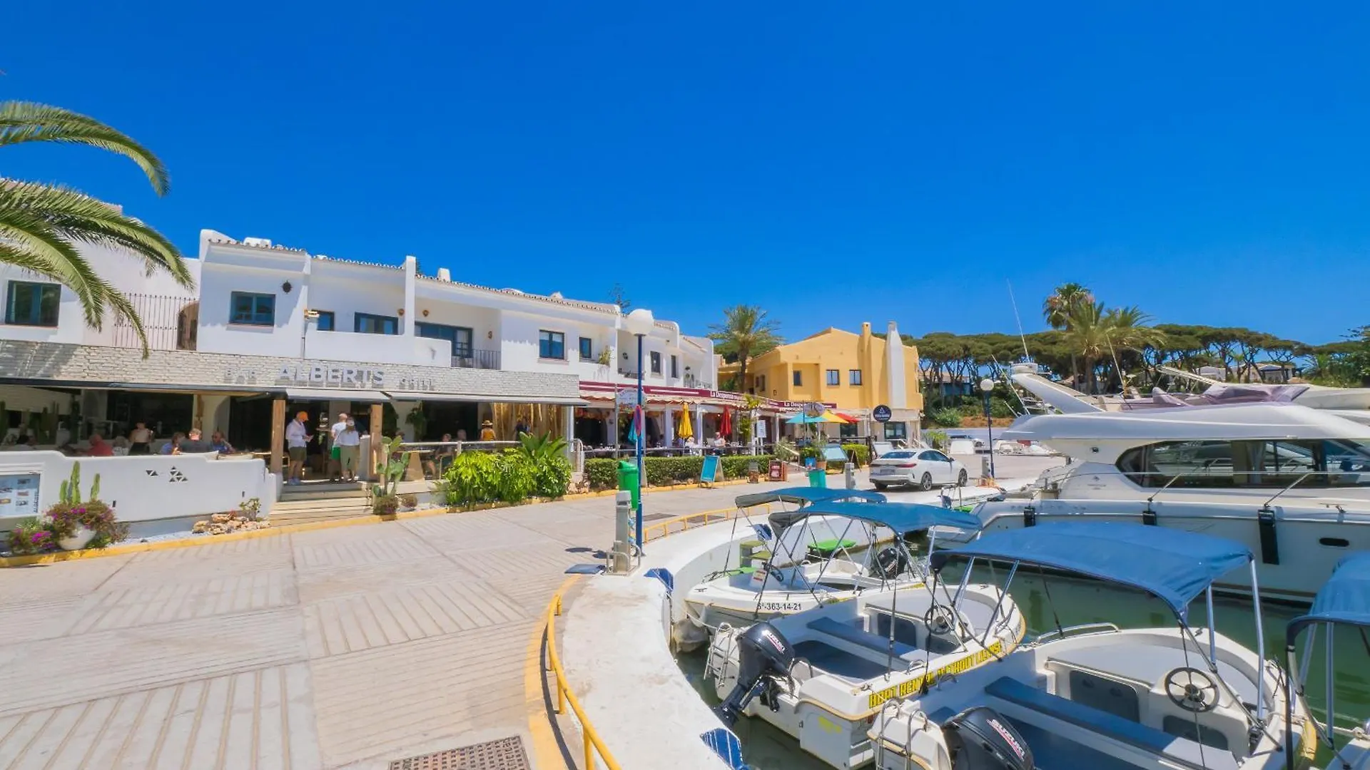 Cubo'S Atico Cabopino Port & Parking Apartment Marbella Spain