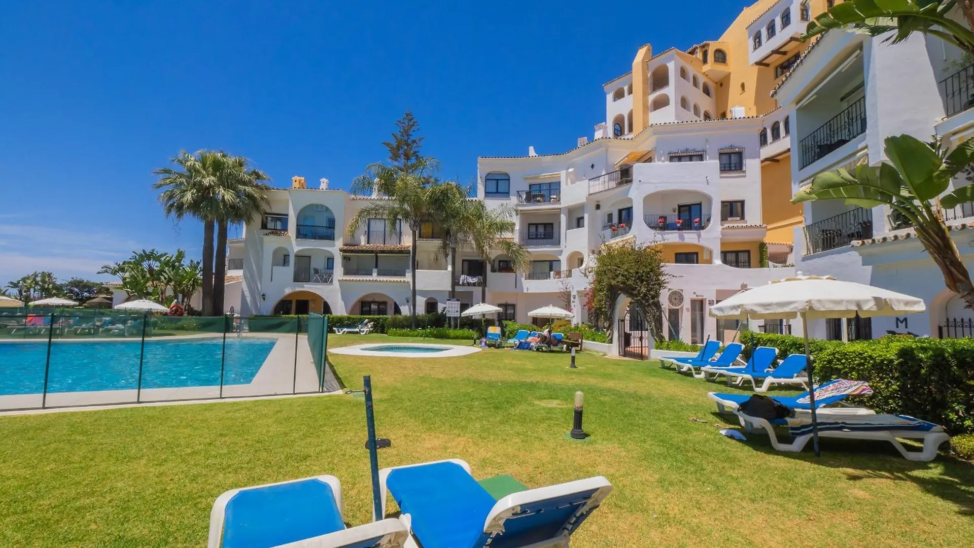 Cubo'S Atico Cabopino Port & Parking Apartment Marbella