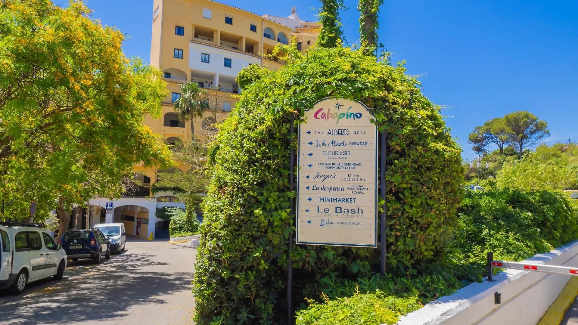 Cubo'S Atico Cabopino Port & Parking Apartment Marbella