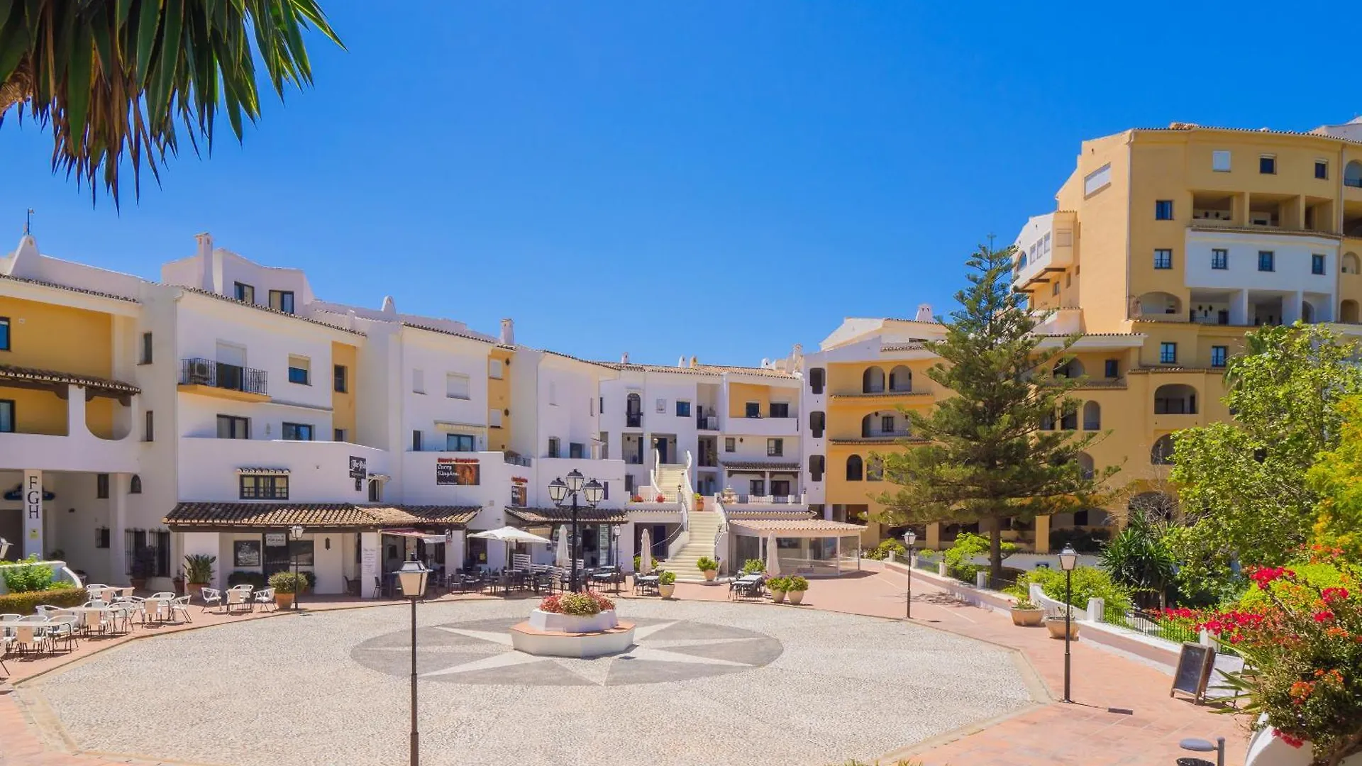 Cubo'S Atico Cabopino Port & Parking Apartment Marbella