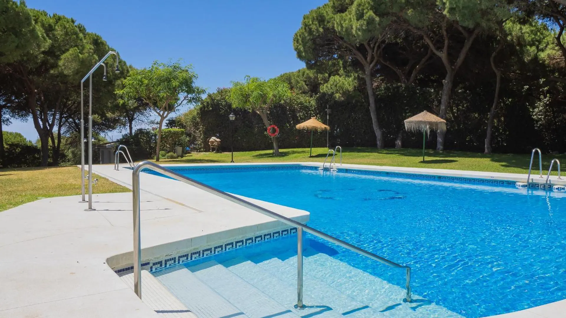 Cubo'S Atico Cabopino Port & Parking Apartment Marbella