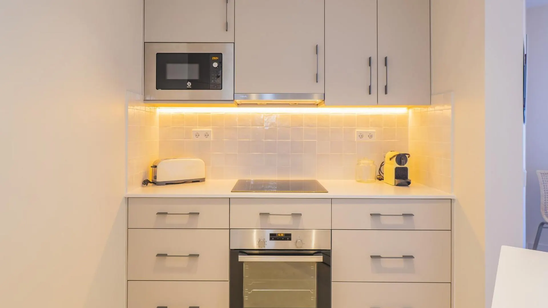 Cubo'S Atico Cabopino Port & Parking Apartment Marbella 0*,