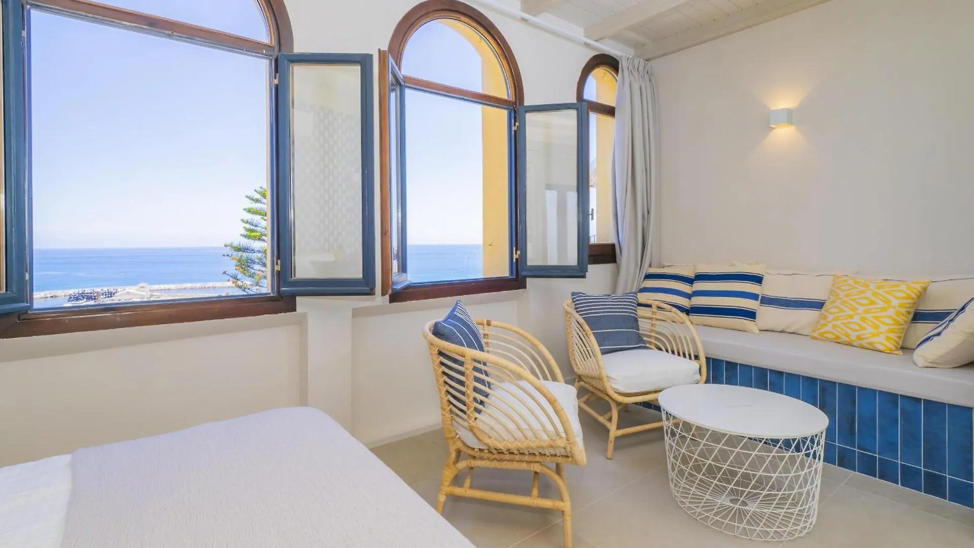 Cubo'S Atico Cabopino Port & Parking Apartment Marbella