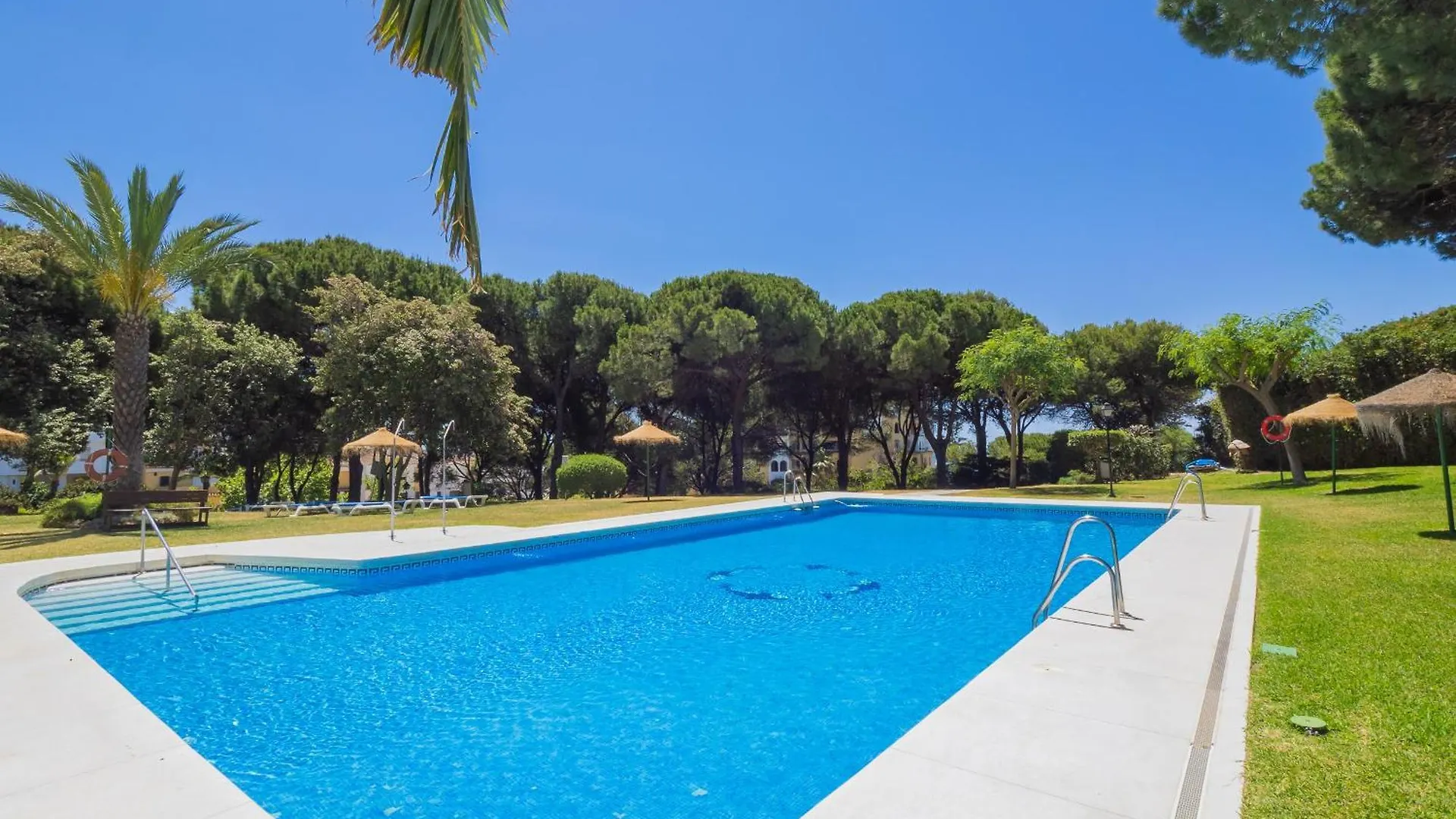 Cubo'S Atico Cabopino Port & Parking Apartment Marbella